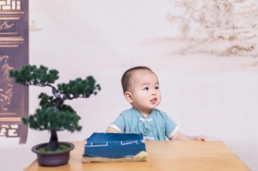 苍南几个月宝宝不吐奶 苍南几个月宝宝不吐奶